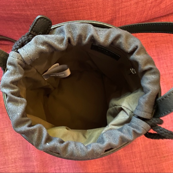 Matt & Nat Bucket Bag - Picture 2 of 3